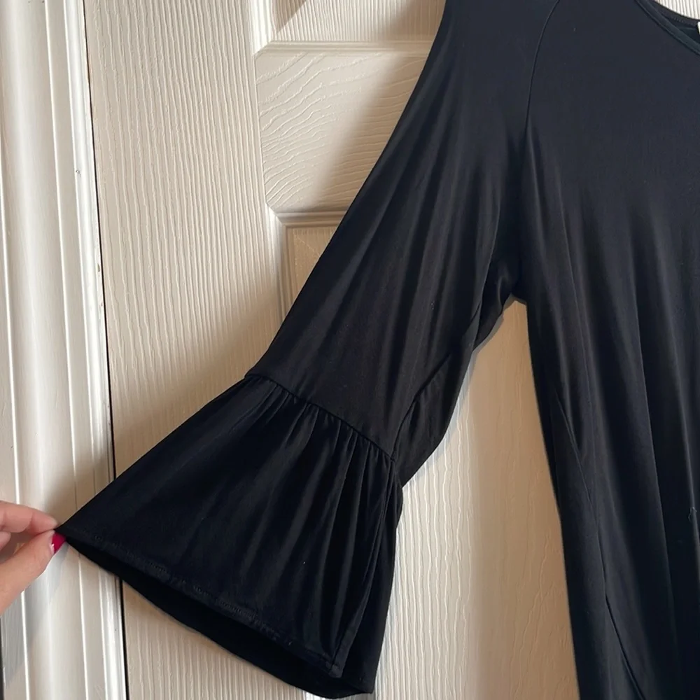 Calvin Klein Blsck 3/4 Bell Sleeve Top - Small NWT - Picture 4 of 5